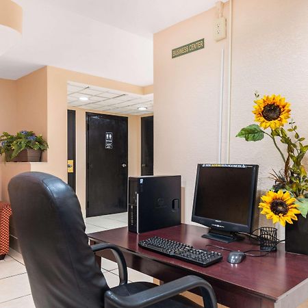 Quality Inn & Suites Orlando Airport מראה חיצוני תמונה
