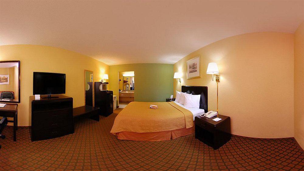 Quality Inn & Suites Orlando Airport מראה חיצוני תמונה