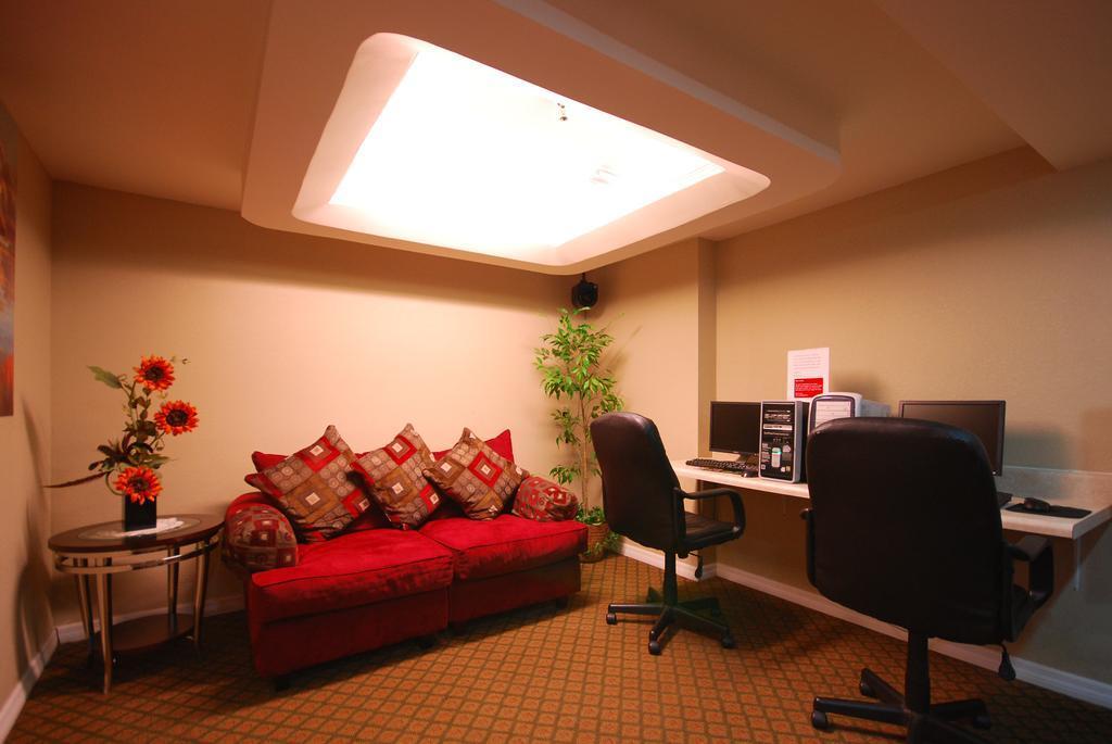 Quality Inn & Suites Orlando Airport מראה חיצוני תמונה