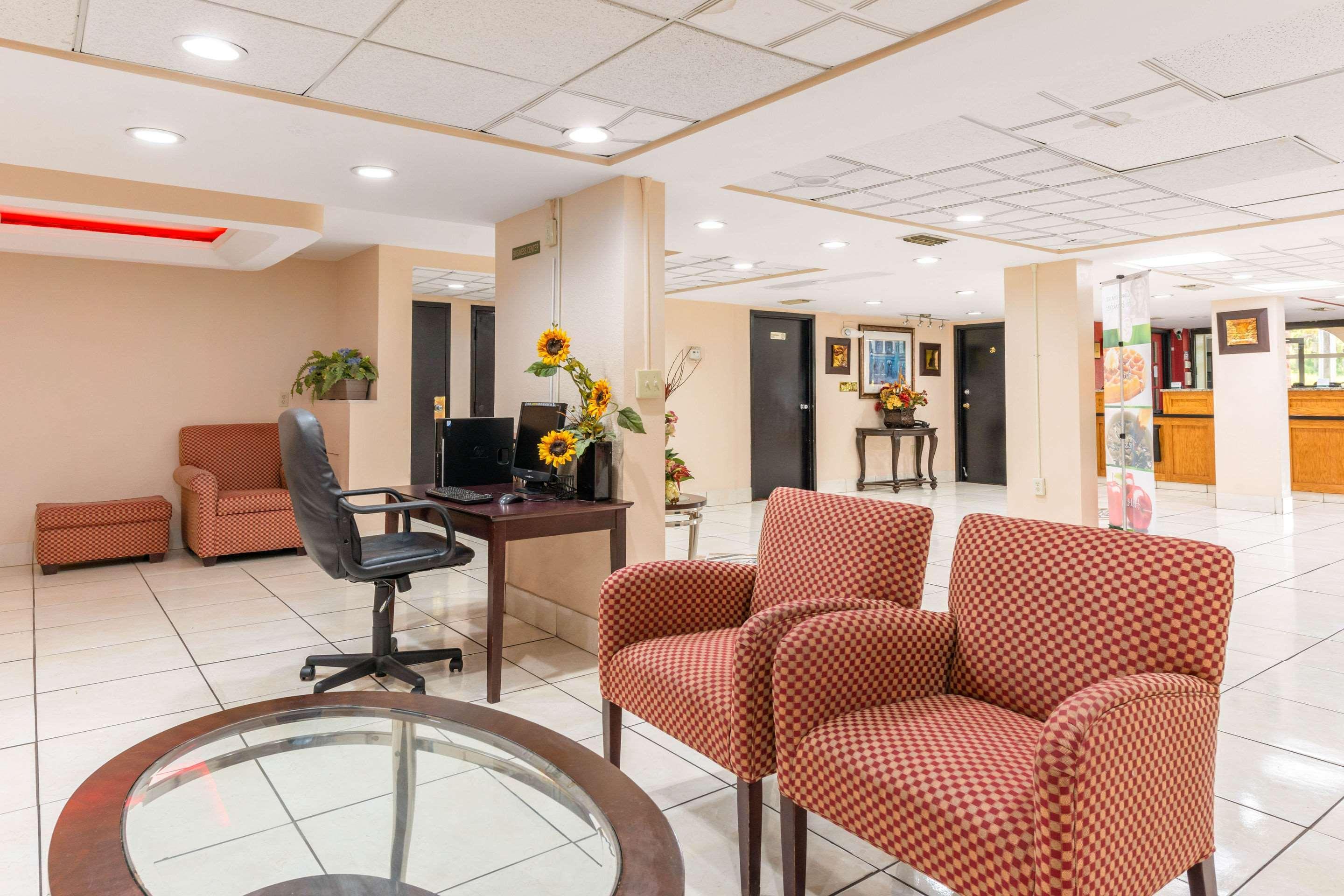 Quality Inn & Suites Orlando Airport מראה חיצוני תמונה