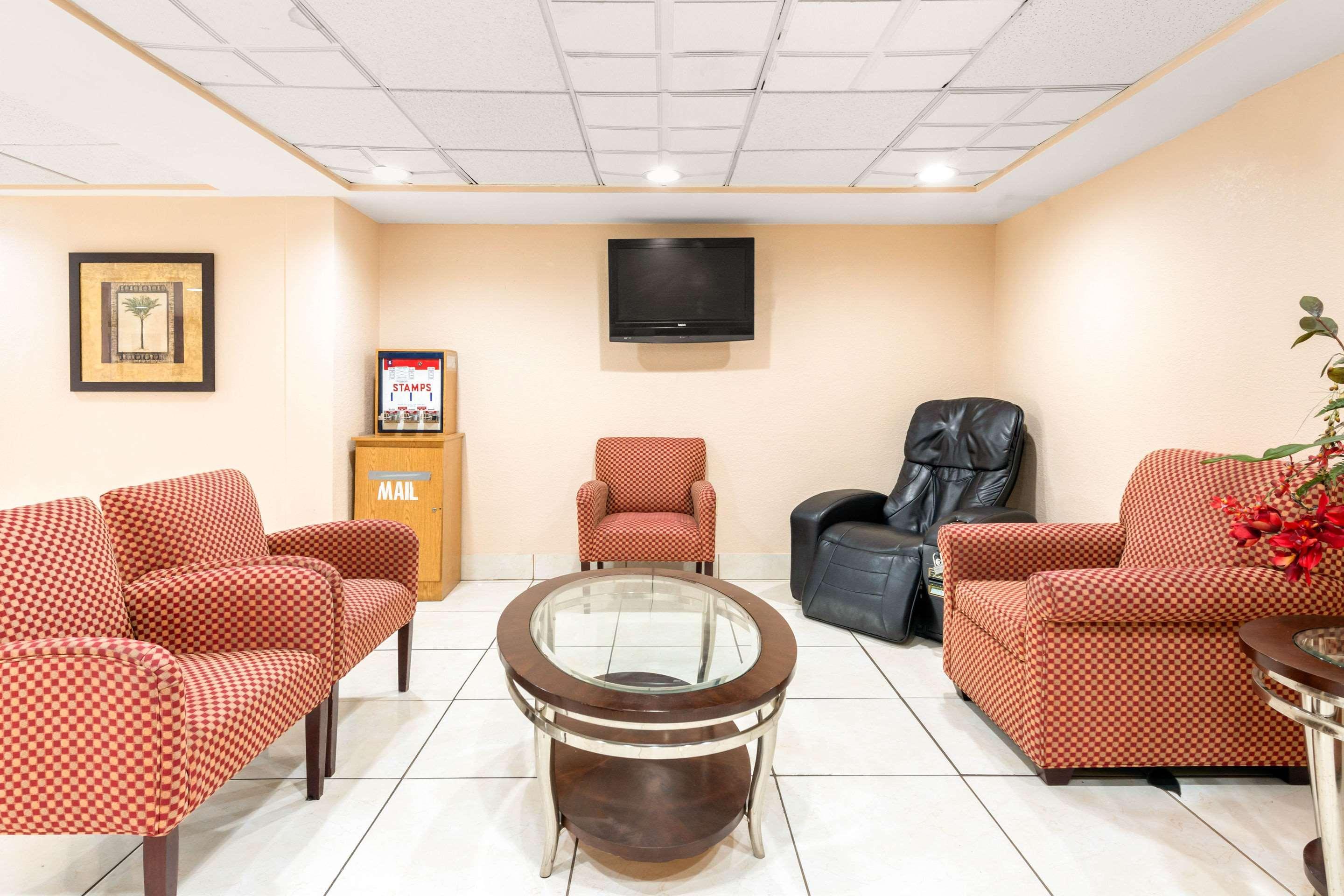 Quality Inn & Suites Orlando Airport מראה חיצוני תמונה