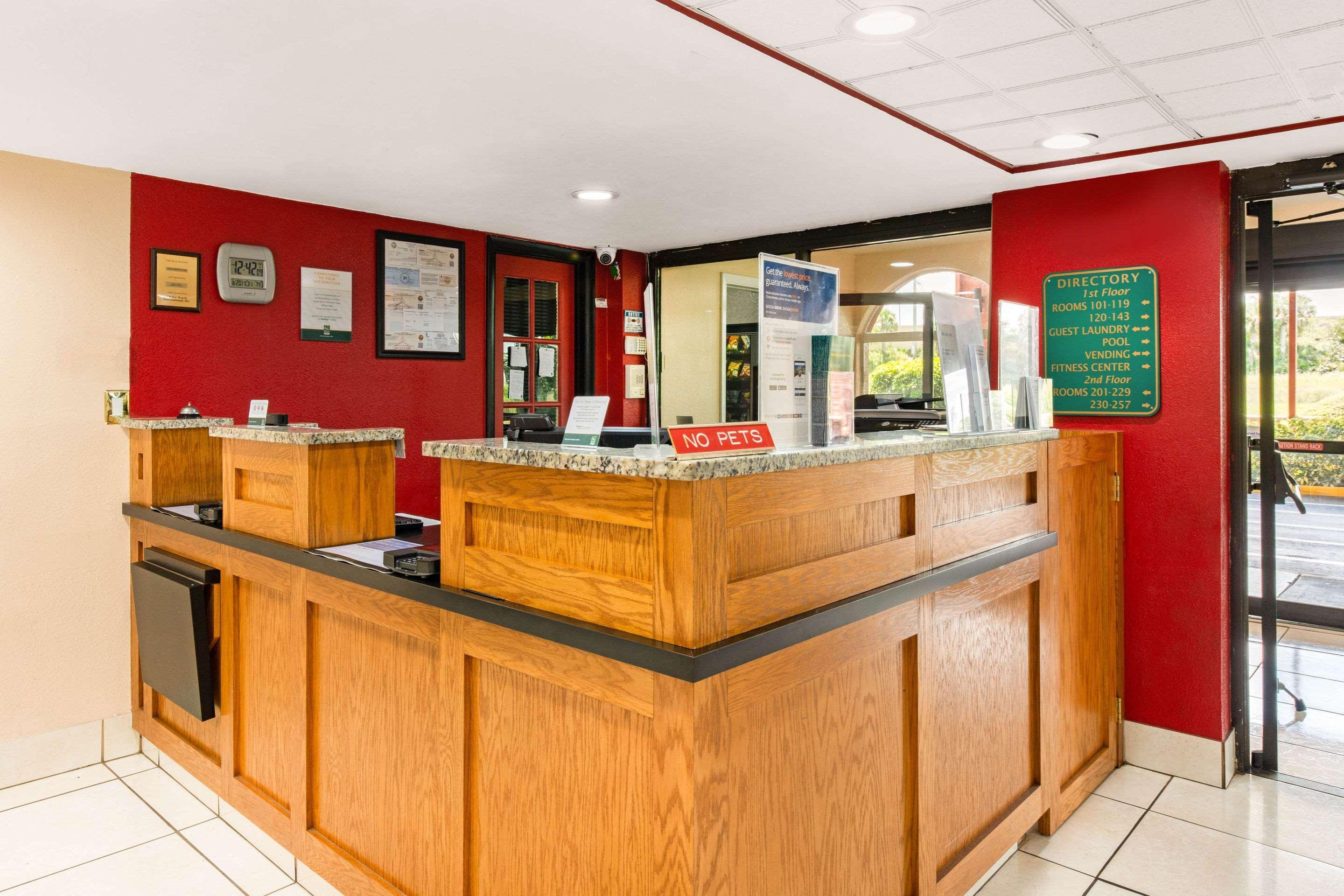 Quality Inn & Suites Orlando Airport מראה חיצוני תמונה