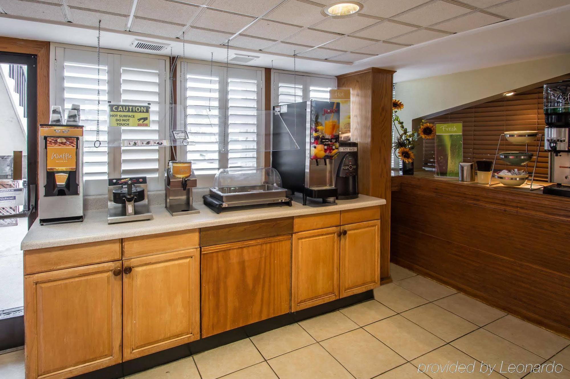 Quality Inn & Suites Orlando Airport מראה חיצוני תמונה