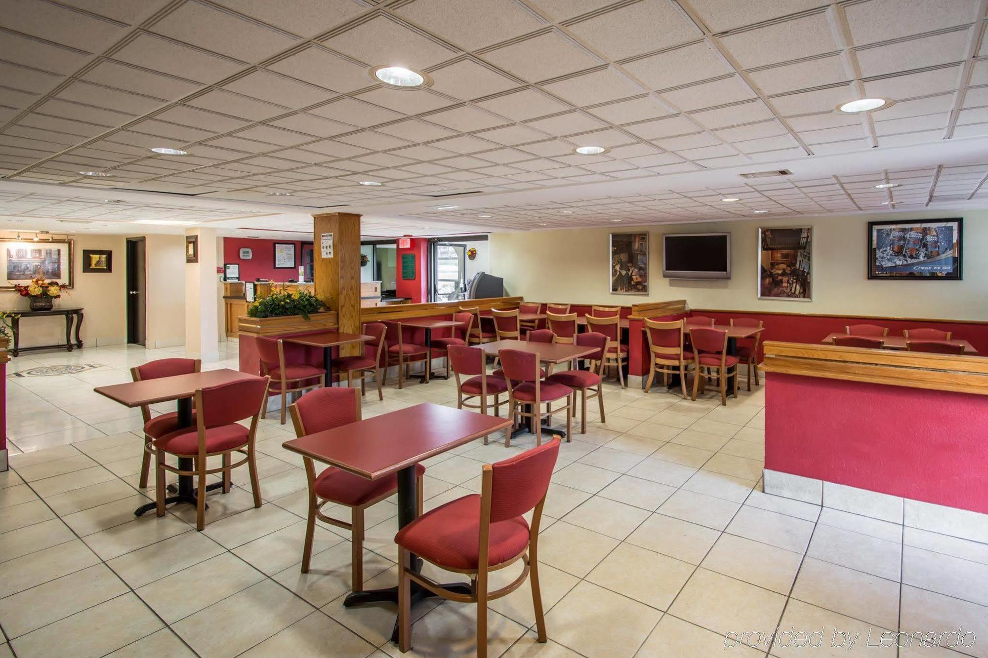 Quality Inn & Suites Orlando Airport מראה חיצוני תמונה