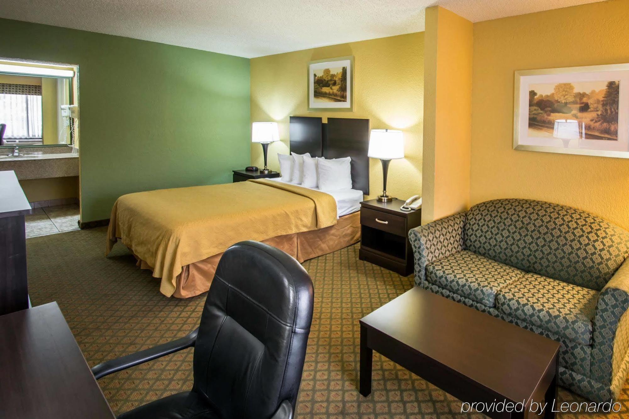 Quality Inn & Suites Orlando Airport מראה חיצוני תמונה
