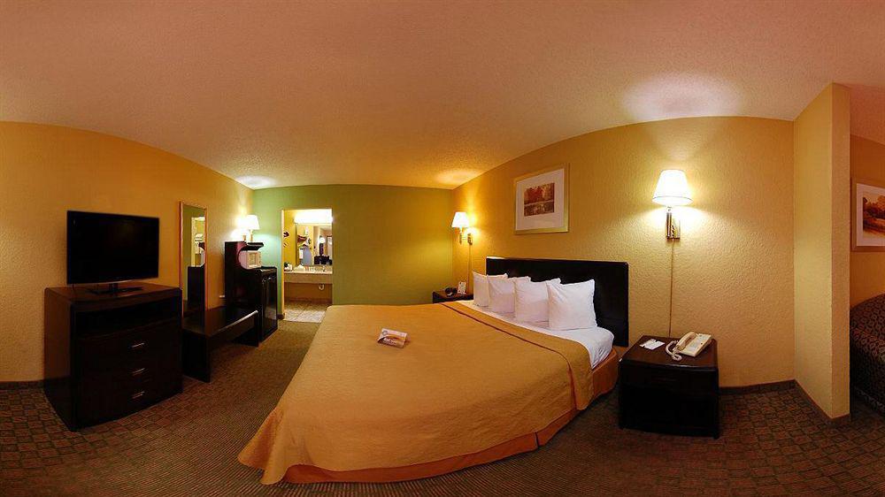 Quality Inn & Suites Orlando Airport מראה חיצוני תמונה