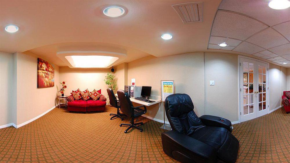 Quality Inn & Suites Orlando Airport מראה חיצוני תמונה